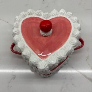 Wild Eye Designs Ceramic Heart Shaped Lambeth Cake Brie Baker Valentine Decor